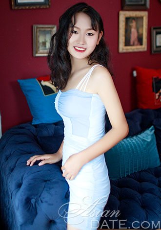 Date the member of your dreams: Wenqing, member from China