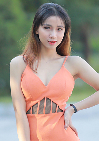 Gorgeous profiles only: Thi Thu Trang from Ho Chi Minh City, member, romantic companionship, Asian seeking