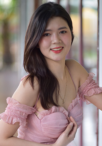Date the member of your dreams: Thi Trang from Bac Ninh, member from Vietnam