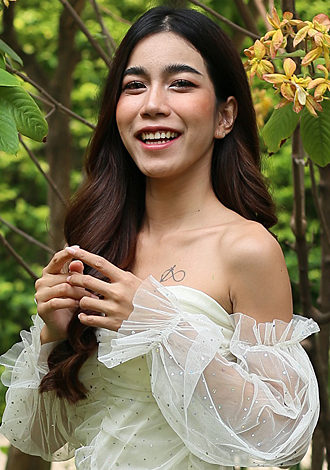 Gorgeous member profiles: Monticha from Bangkok, blue sapphires Asian member