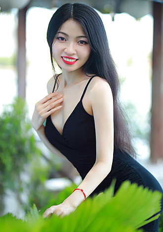 Hundreds of gorgeous pictures: Lien (Rosie), dating partner from Vietnam