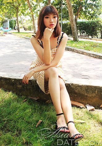 Asian bikini member Hong(Sun) from Ho Chi Minh City, 21 yo, hair color